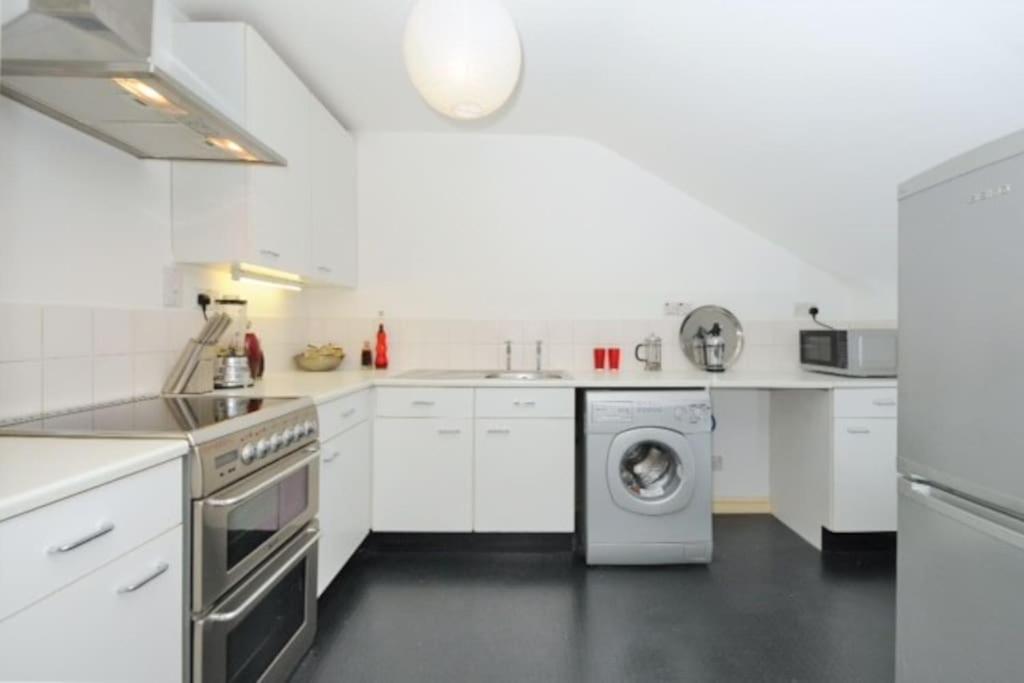 Zone 1! 2 Bed Duplex Apartment! London Exteriör bild